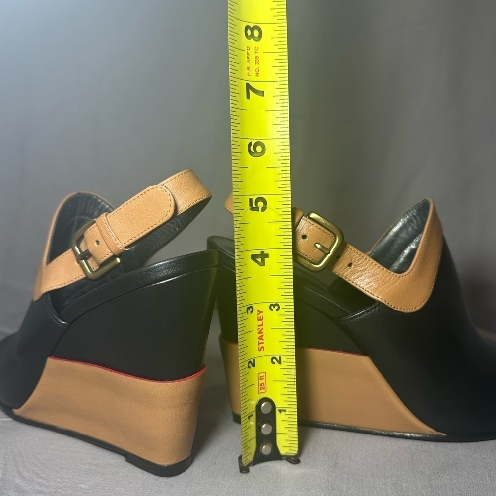 Stuart Weitzman back/tan leather 4” wedge size 5.5 - Picture 4 of 9